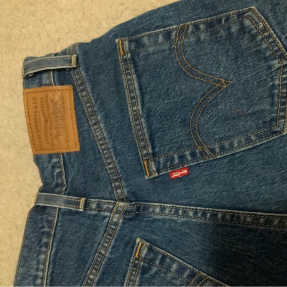 dark wash high rise multi button levi cutoffs - Picture 4 of 4